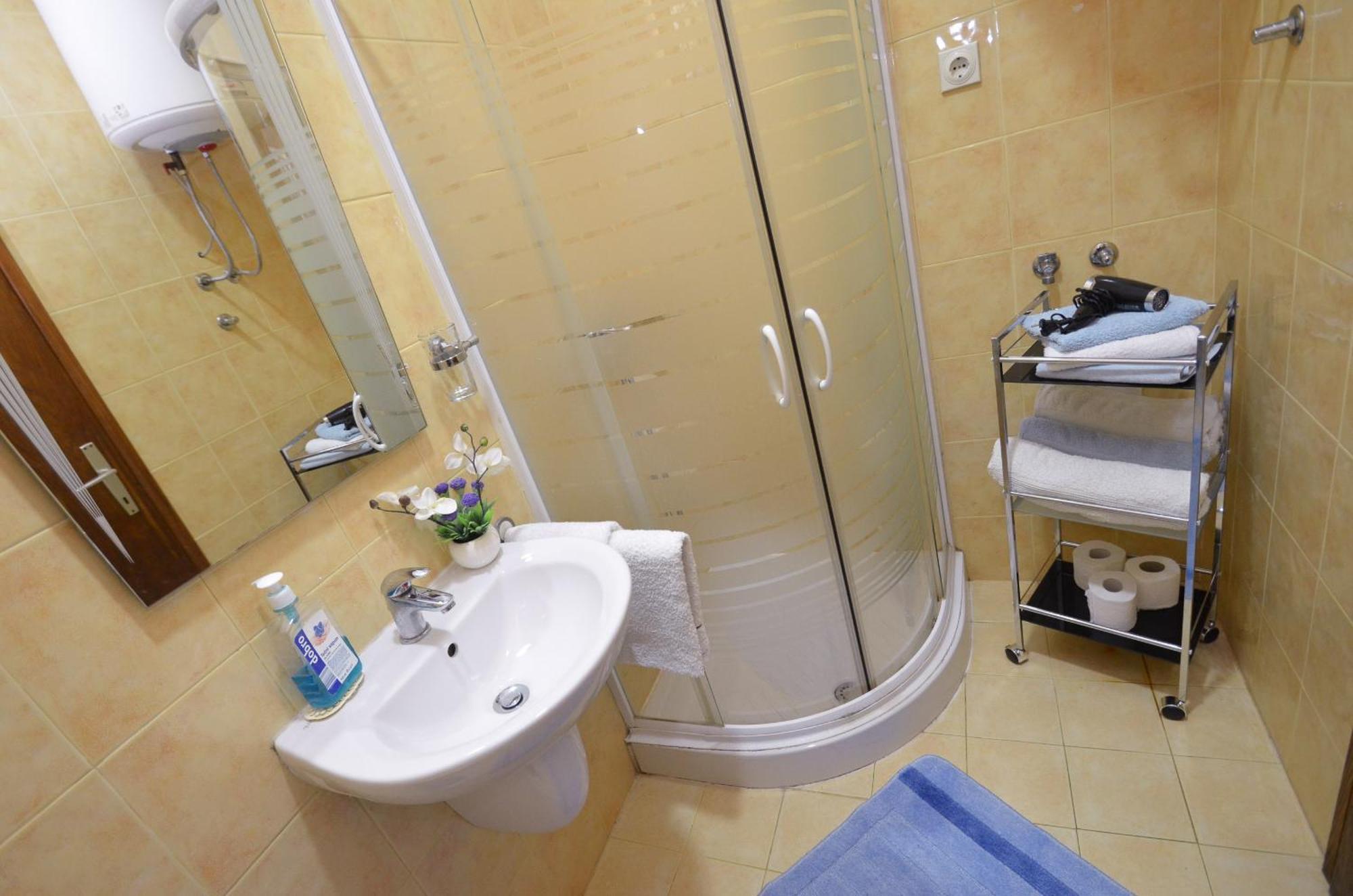 Apartments Vojin ريسان الغرفة الصورة